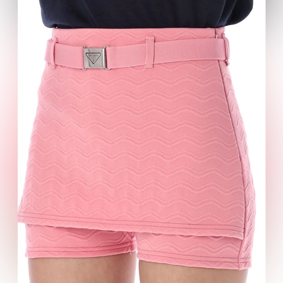 Prada Jacquard Belted Waist Shorts
skort 44 - Picture 8 of 15